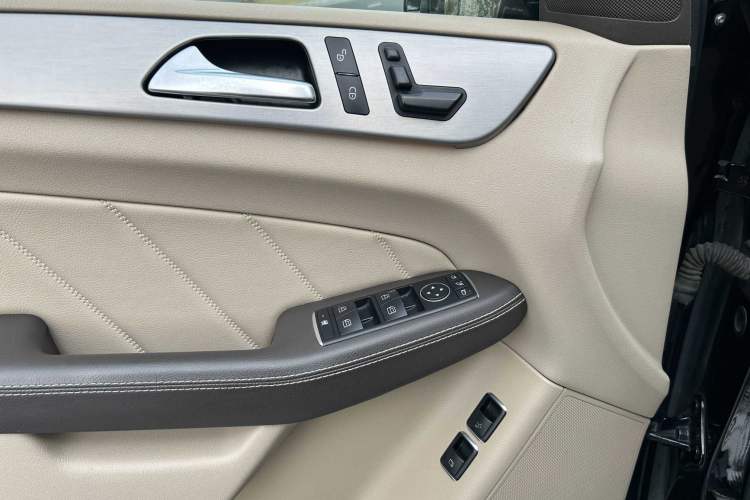 Used Mercedes-Benz GL-Class 2015 GL 400 4MATIC Dynamic Model
