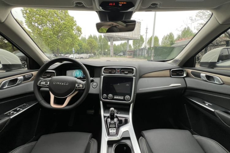 Used Lynk & Co 01 2017 2.0T Two-Wheel Drive Pro Edition Interior 1