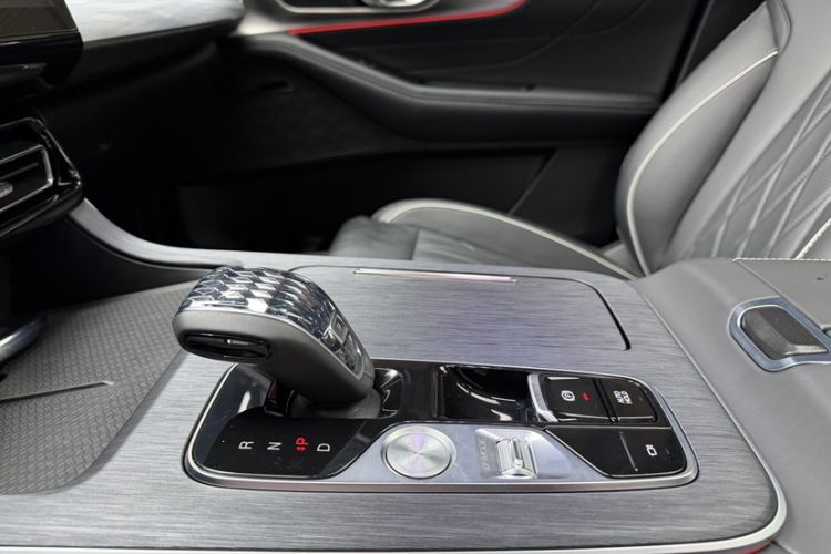 Used GAC Trumpchi GS8 2025 Linghang Series 2.0 TGDI Two-Wheel-Drive Luxury Edition 5 Seats