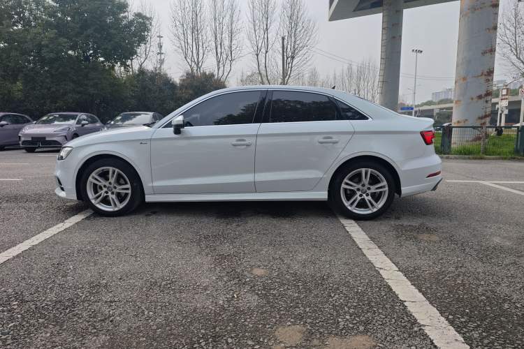 Used Audi A3 2020 Limousine 35 TFSI Fashion Edition China VI Emission Standard