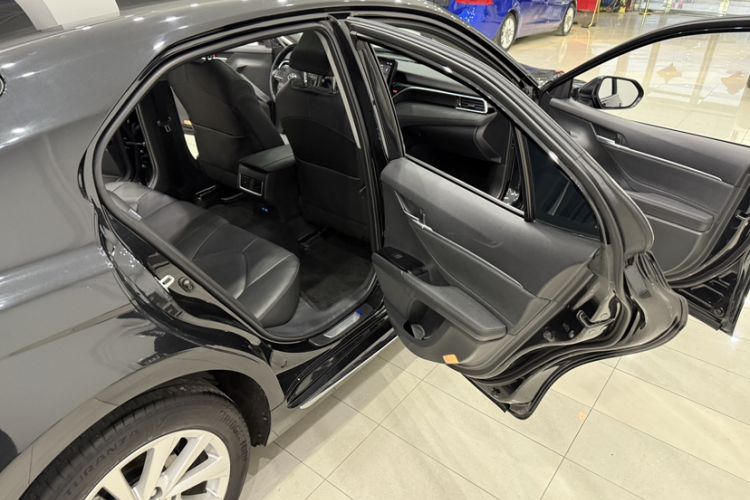 Used Toyota Camry 2023 2.0G Luxury Edition
