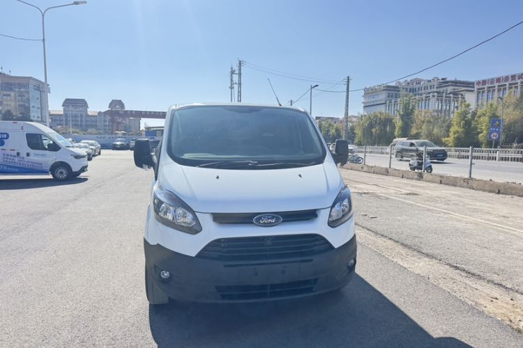 Used Ford Transit 2019 2.0T Diesel Van Short Wheelbase Low Roof 3-Seater China VI Standard