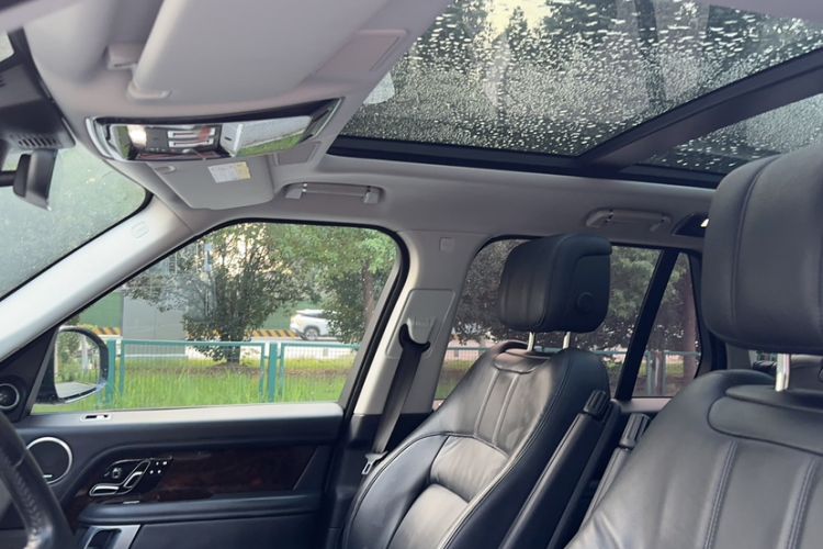 Used Land Rover Range Rover 2022 3.0 L6 360 PS Grand Edition
