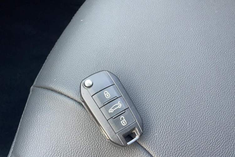 Used Peugeot 2008 2014 1.6L Automatic Fashion Edition
