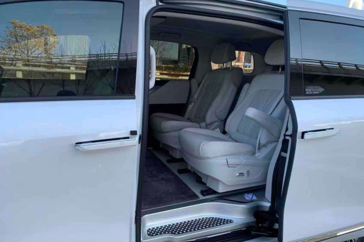 Used Buick GL8 New Energy 2024 Lu Zun Smart Edition 7-Seater
