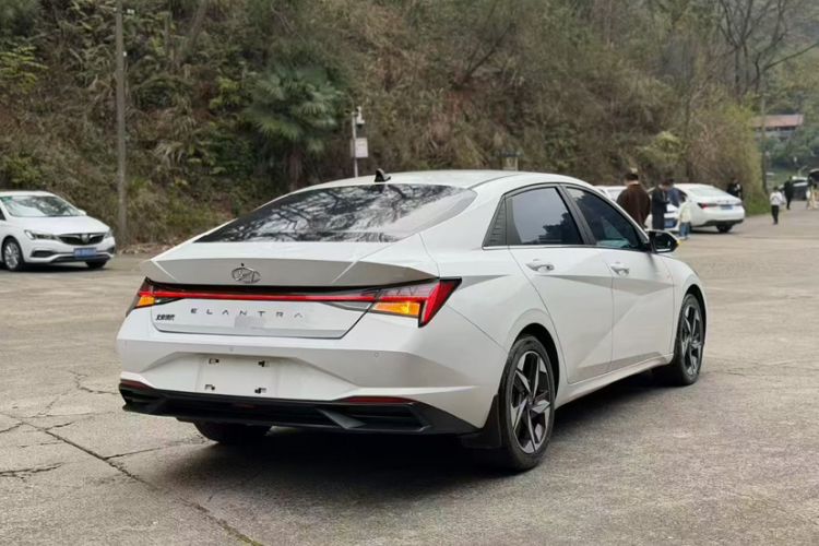 Used Hyundai Elantra 2022 1.5L CVT LUX Prestige Edition