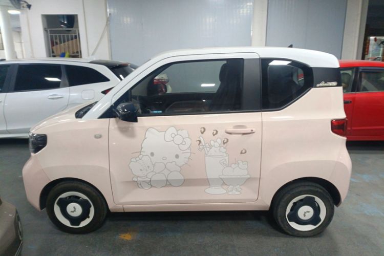Used Wuling Hongguang MINIEV 2021 Macaron Sandwich Model 170 km Lithium Iron Phosphate