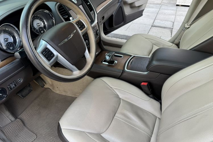 Used Chrysler 300C 2014 3.0L Excellence Edition