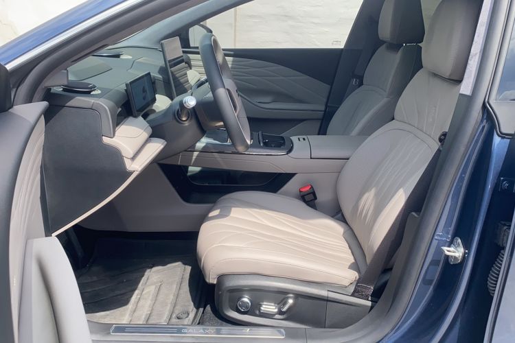 Used Geely Galaxy Galaxy 8 2025 130km EM-i Flagship Edition
