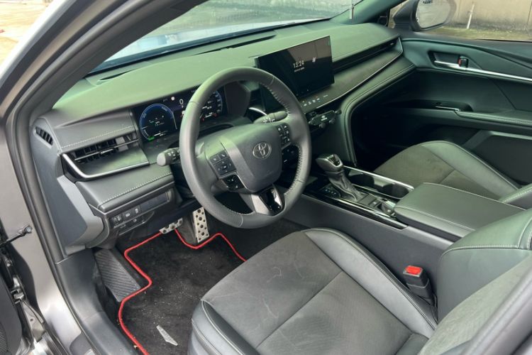 Used Toyota Camry 2025 Dual-Motor 2.0 HXS Glory Edition