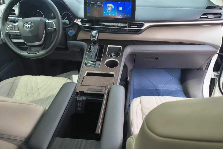 Used Toyota Granvia 2023 2.5L Hybrid Comfort Edition Instrument Cluster