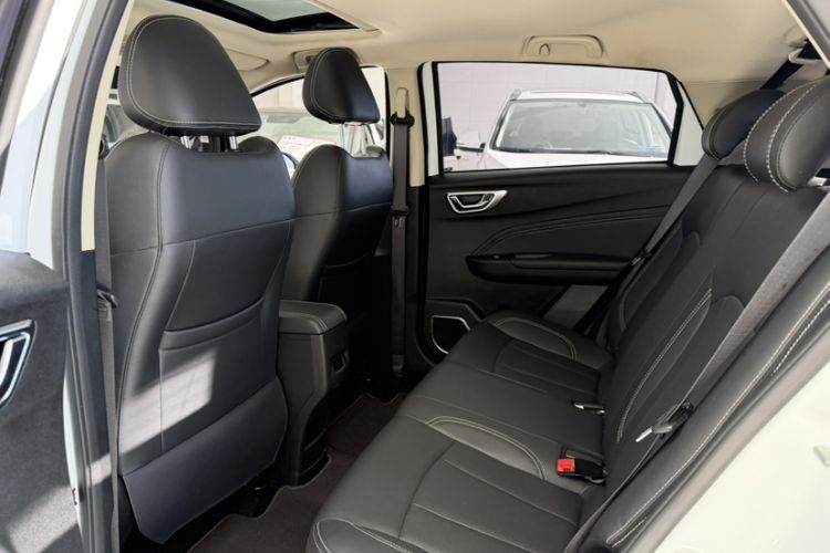 Used Geely Auto Vision X3 2019 Upgraded Model 1.5L Manual Luxury Version