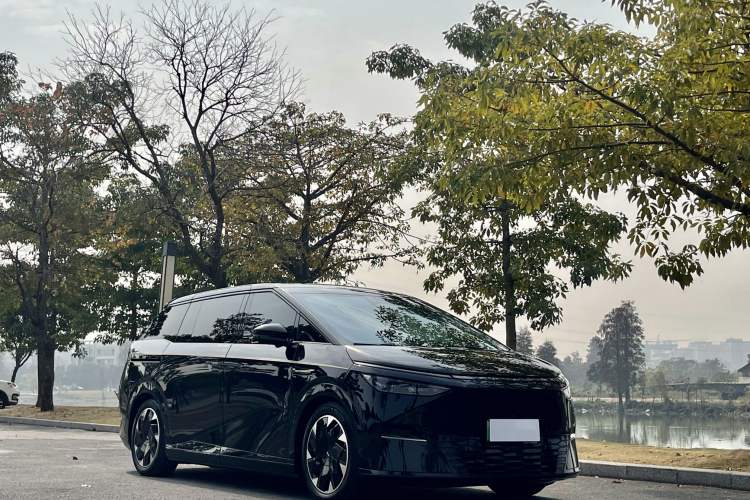 Used XPeng X9 2024 702 Ultra-Long Range Pro