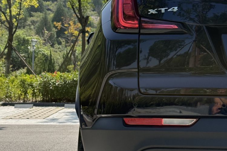 Used Cadillac XT4 2021 28T Two-Wheel Drive Tech Edition