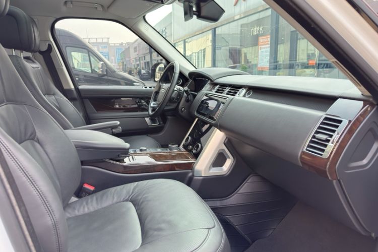 Used Land Rover Range 2021 3.0 L6 Centennial Edition Interior 6
