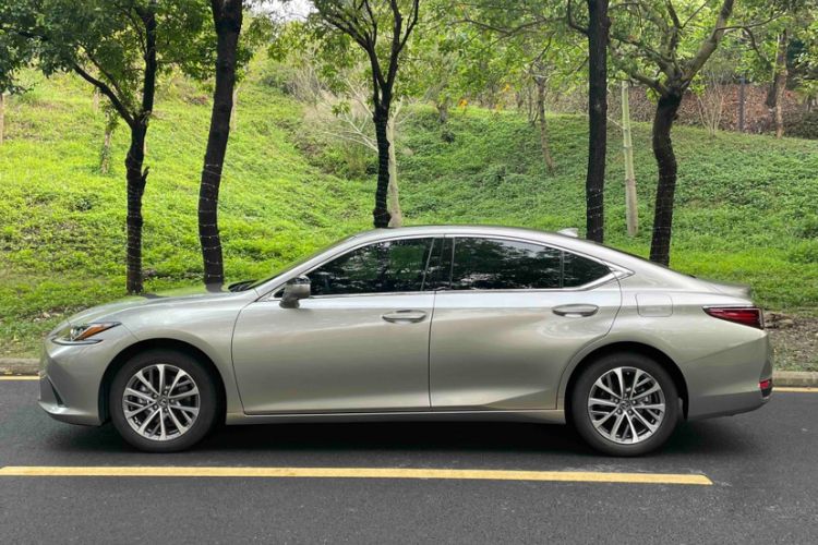 Used Lexus ES 2022 200 Excellence Edition