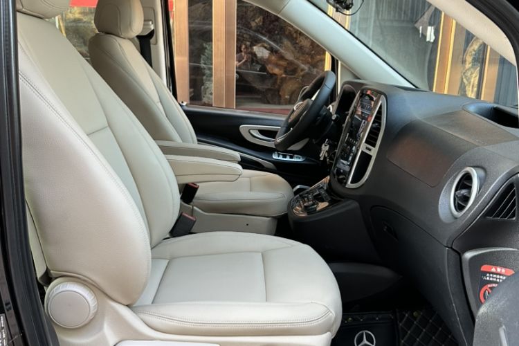 Used Mercedes-Benz Vito 2016 2.0T Elite Edition Interior 2