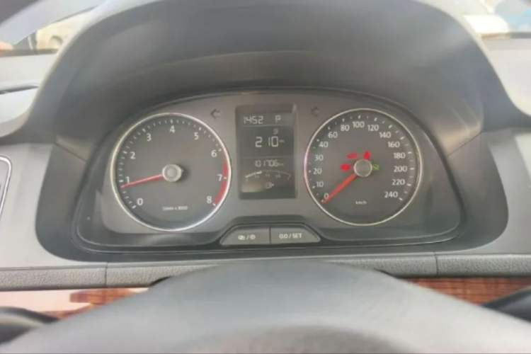 Used Volkswagen Lavida 2013 Revised Classic 1.6L Automatic Fashion Edition
