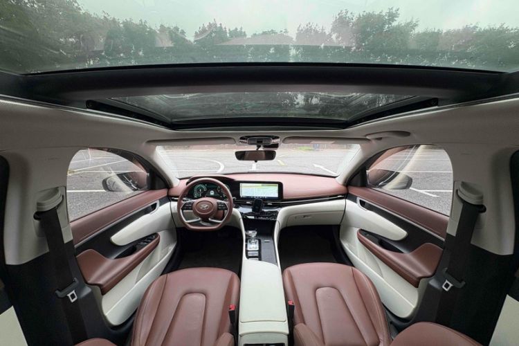 Used Hyundai Mistra 2021 1.8L CVT LUX Premium Edition
