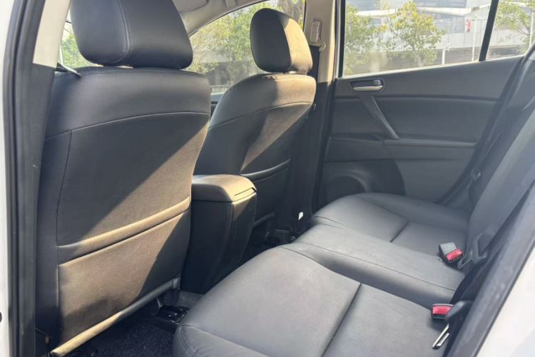 Used Mazda Mazda 3 2015 Sedan 1.6L Automatic Comfort Model