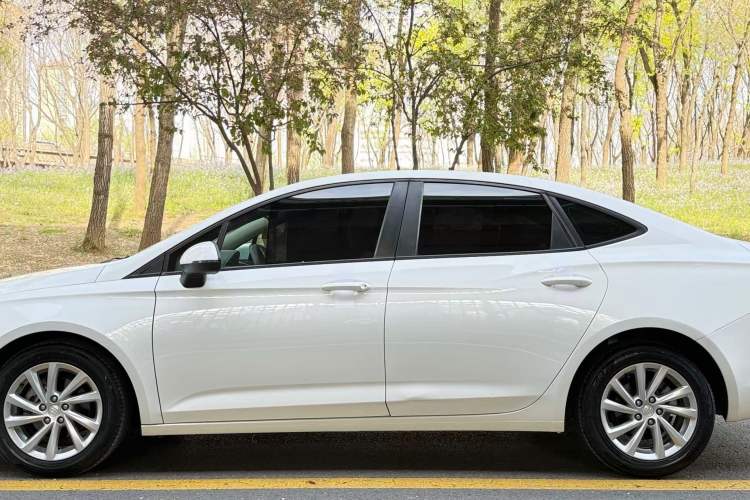 Used Buick Verano 2015 Sedan 15S Manual Entry-Level Model Exterior 3