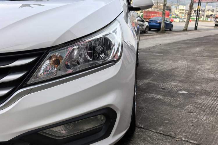 Used Baojun 310 2016 1.2L manual Comfort trim level