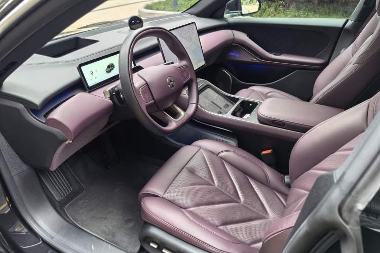 Used Nio ET5T 2025 75 kWh Touring Interior 1
