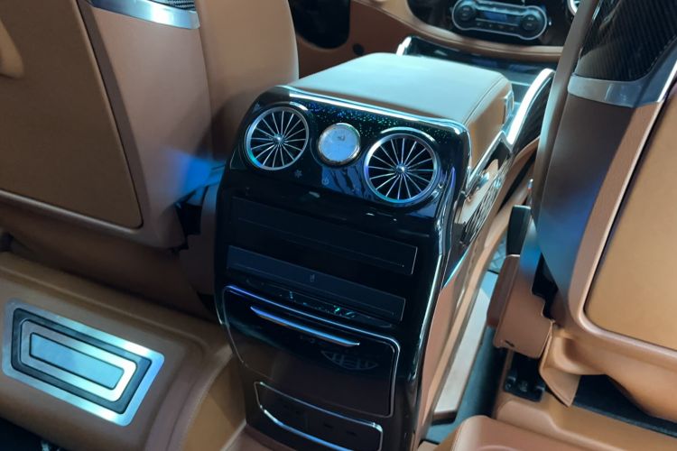 Used Mercedes-Benz Vito 2021 2.0T Elite Version 7 Seats Interior 2