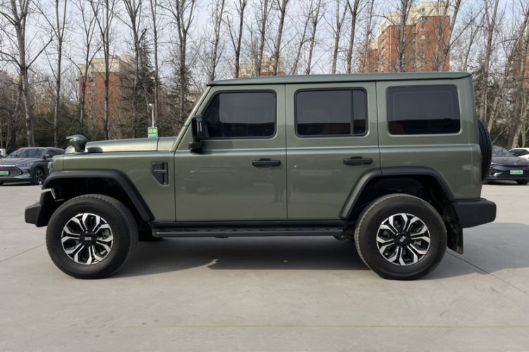 Used 212 T01 2024 2.0T Mechanic
