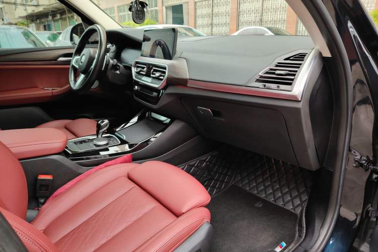 Used BMW X3 2022 xDrive30i Luxury Model M Night Sky Package Interior 6