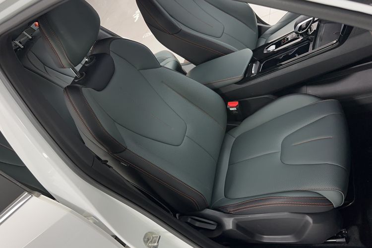 Used Geely Auto Emgrand X7 Sport 2024 1.5TD Smart Connect+ Right Front Seat