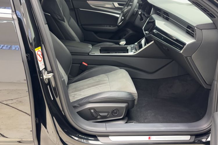 Used Audi A6L 2022 40 TFSI Luxury Dynamic Model
