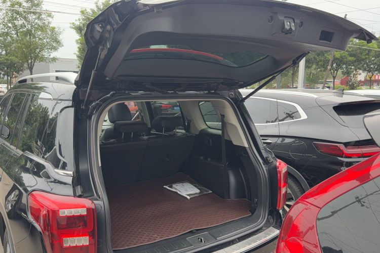 Used GAC Trumpchi GS8 2017 320T Two-Wheel Drive Luxury Smart Connectivity Version (7 Seats)