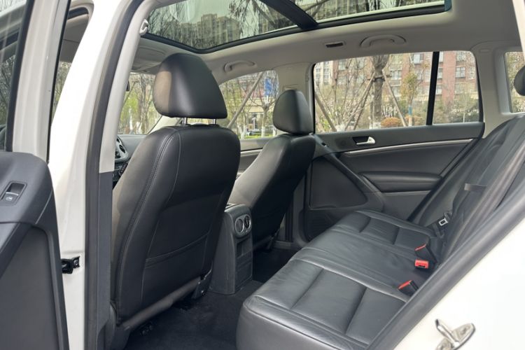 Used Volkswagen Tiguan 2015 1.8TSI Automatic All-Wheel-Drive Luxury Model
