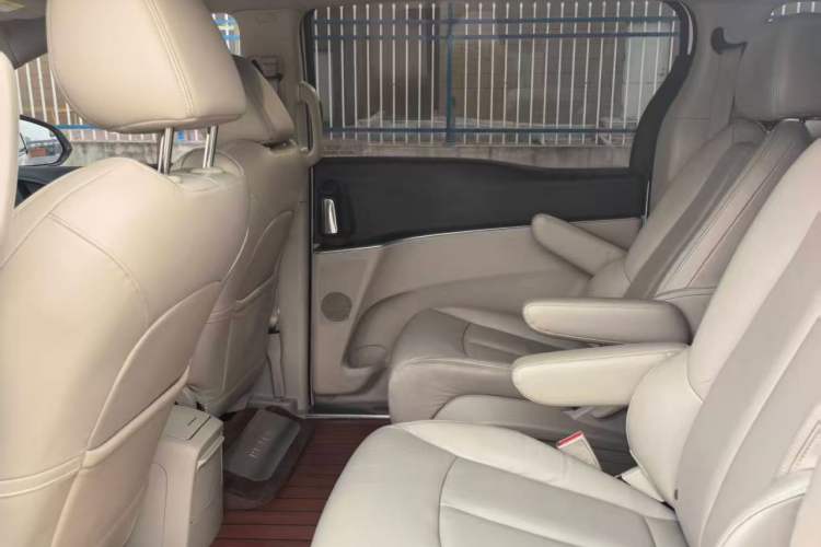 Used Buick GL8 2018 28T Luxury Model China VI Standard
