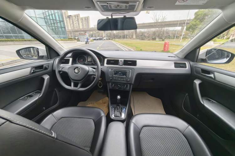 Used Volkswagen Santana 2015 Haval H6 1.6L Automatic Comfort Model Interior 2