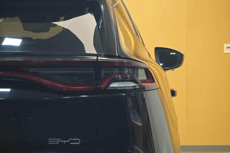 Used BYD Tang 2019 2.0T Automatic SmartConnect Luxury Edition 7 Seats China VI Standard
