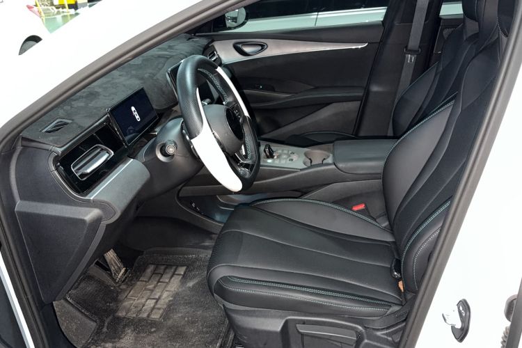 Used BYD Seal 06 New Energy 2025 DM-i Smart Drive 80KM Luxury Model Interior 4