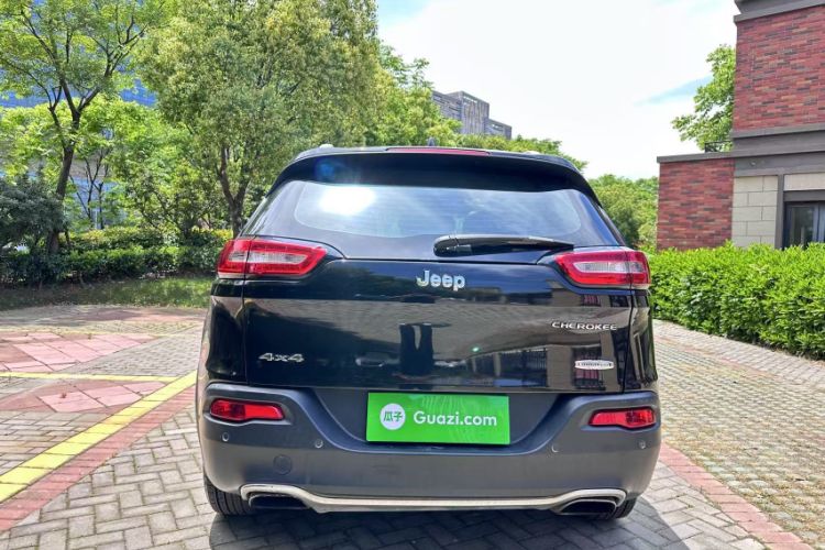 Used Jeep Cherokee 2016 2.4L Professional Edition