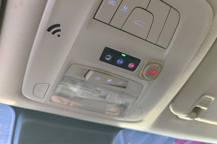 Used Buick GL8 2021 Land Cruiser Executive Class 652T Luxury Model
