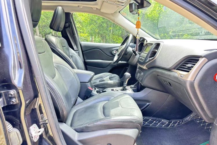 Used Jeep Cherokee 2016 2.4L Professional Edition