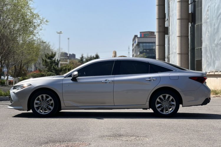 Used Toyota Avalon 2019 Dual-Engine 2.5L Luxury Edition China VI Standard
