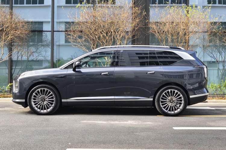 Used Hyptec HL 2025 700 Ultra Six-Seater All-Wheel-Drive LiDAR Version