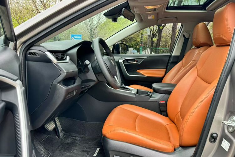 Used Toyota RAV4 2021 2.0L CVT Two-Wheel Drive Fashion Edition