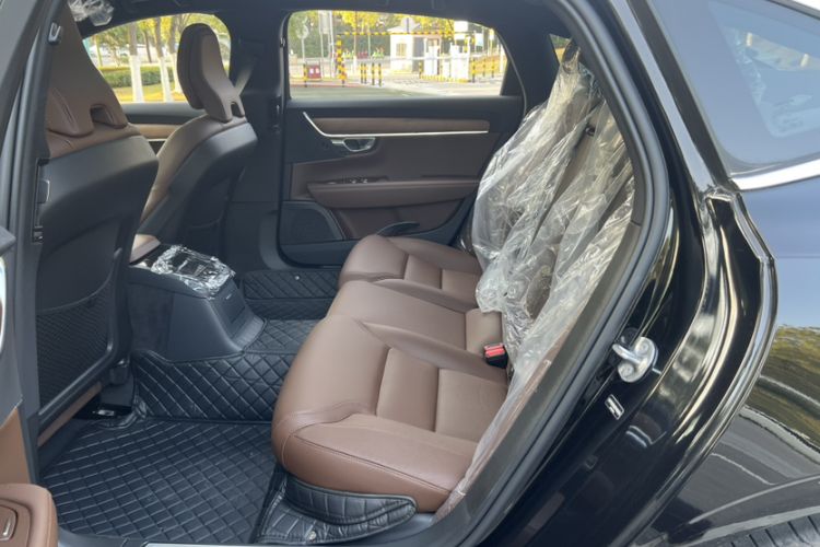 Used Volvo S90 New Energy 2025 Plug-in Hybrid Four-Wheel Drive Long-Range Zhiyi Luxury Edition