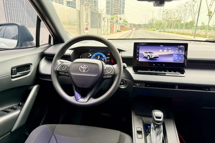 Used Toyota Corolla Cross 2026 Model 2.0L Smart Electric Hybrid Dual-Engine Pioneer Edition