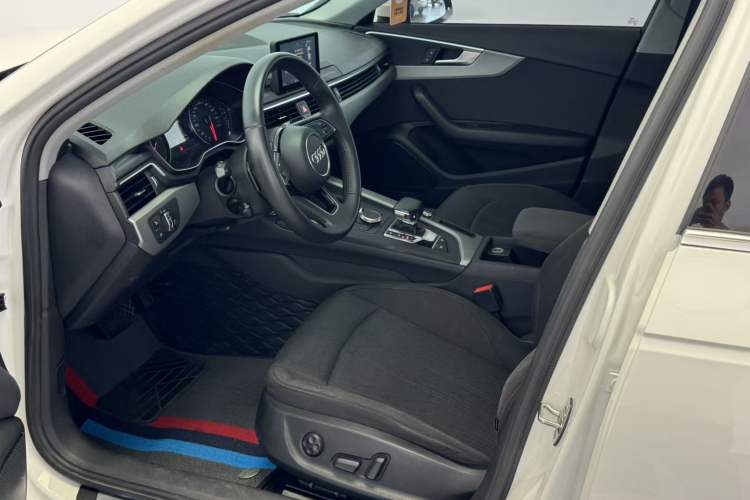 Used Audi A4L 2022 40 TFSI Luxury Dynamic Model