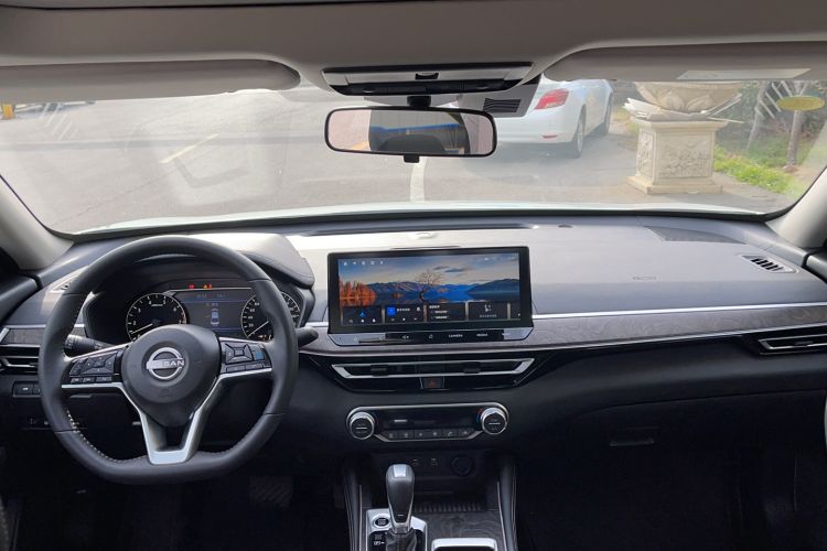 Used Nissan Teana 2022 2.0L XL-Upr Enjoyment Edition Center Console