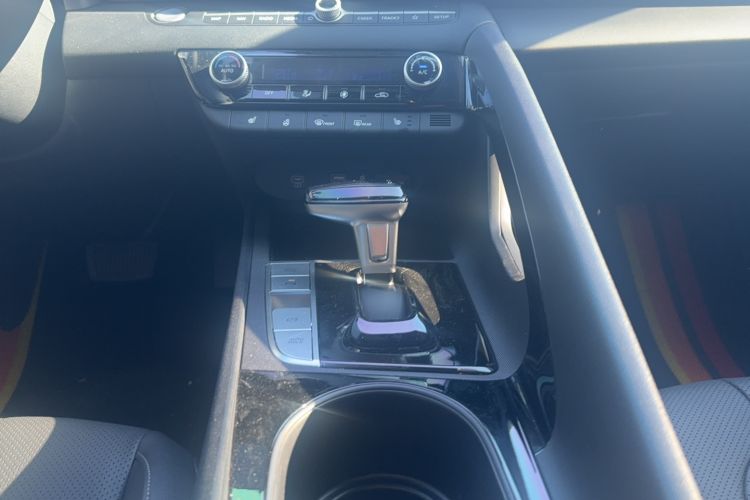 Used Hyundai Elantra 2023 1.5L CVT LUX Prestige Edition
