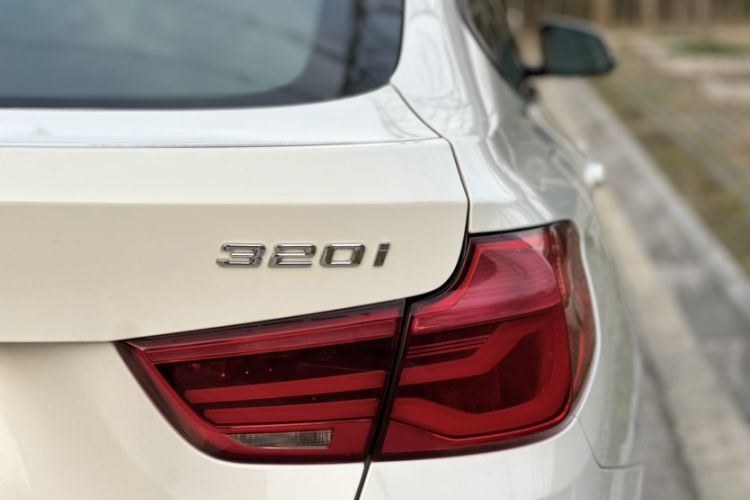 Used BMW 3 Series GT 2018 320i Sport Edition